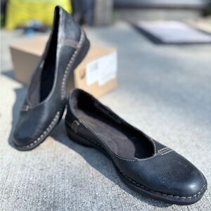 Clarks Black Leather flats New in Box